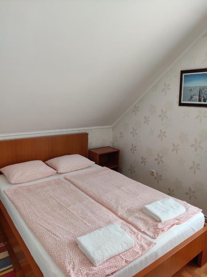 Fadora Apartman ตีฮานี ภายนอก รูปภาพ